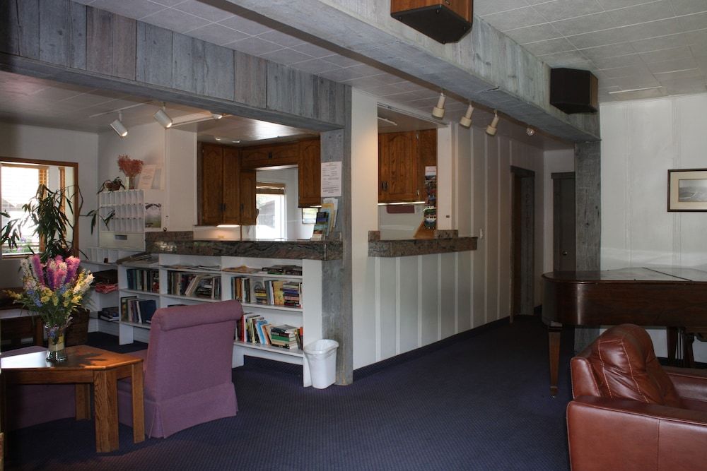 St. Moritz Lodge & Condominiums 2