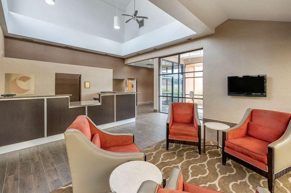 Comfort Inn Northeast 3