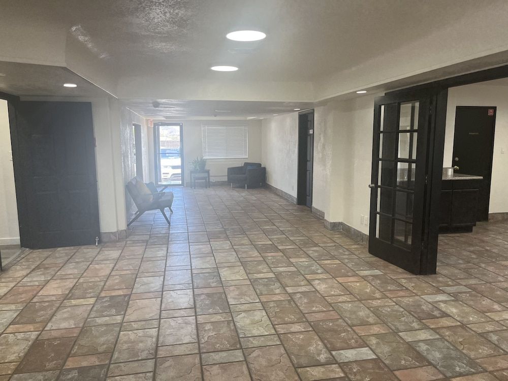 Ocotillo Apartments & Hotel 3