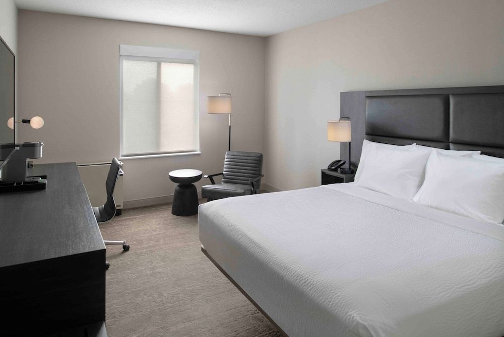 Holiday Inn Express South Burlington Downtown by IHG 3