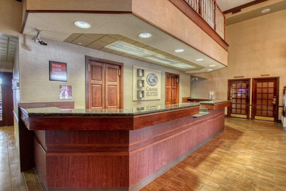 Comfort Suites Madison West 2