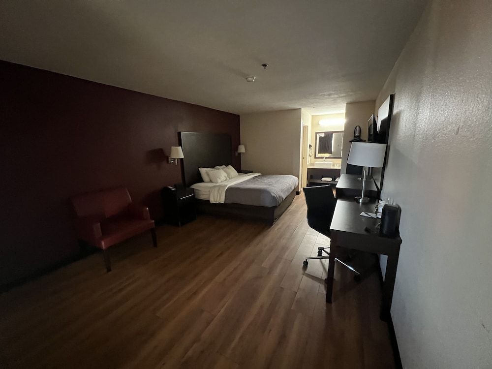 Quality Inn & Suites I-10 near Fiesta Texas 3