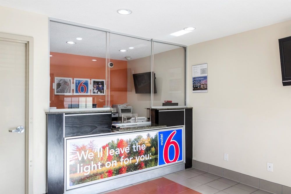 Motel 6 New Brunswick 3