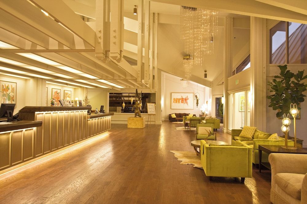 Ashland Hills Hotel & Suites 3