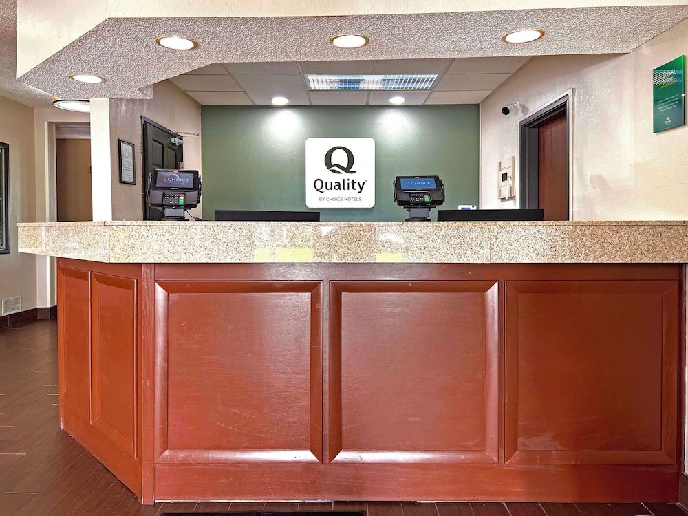 Quality Inn & Suites 2