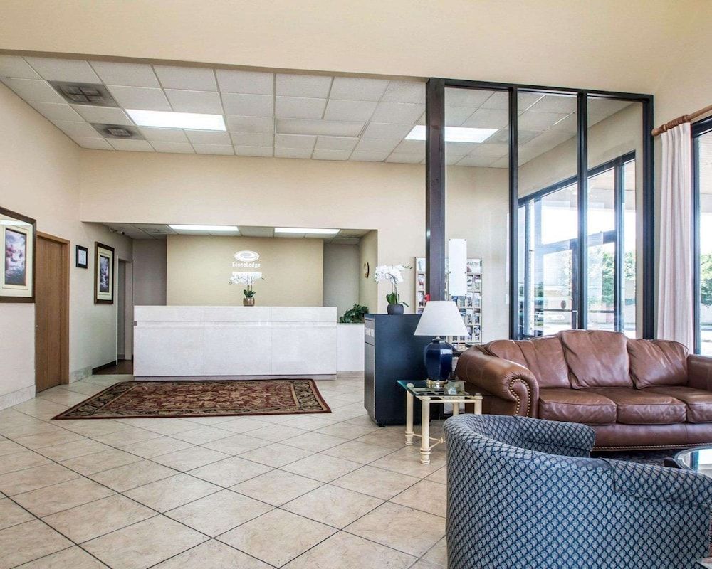 Econo Lodge Springfield I-44 2