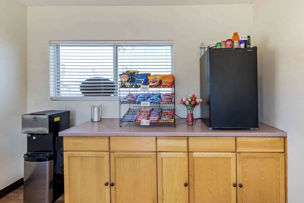 Econo Lodge On Historic Route 66 3