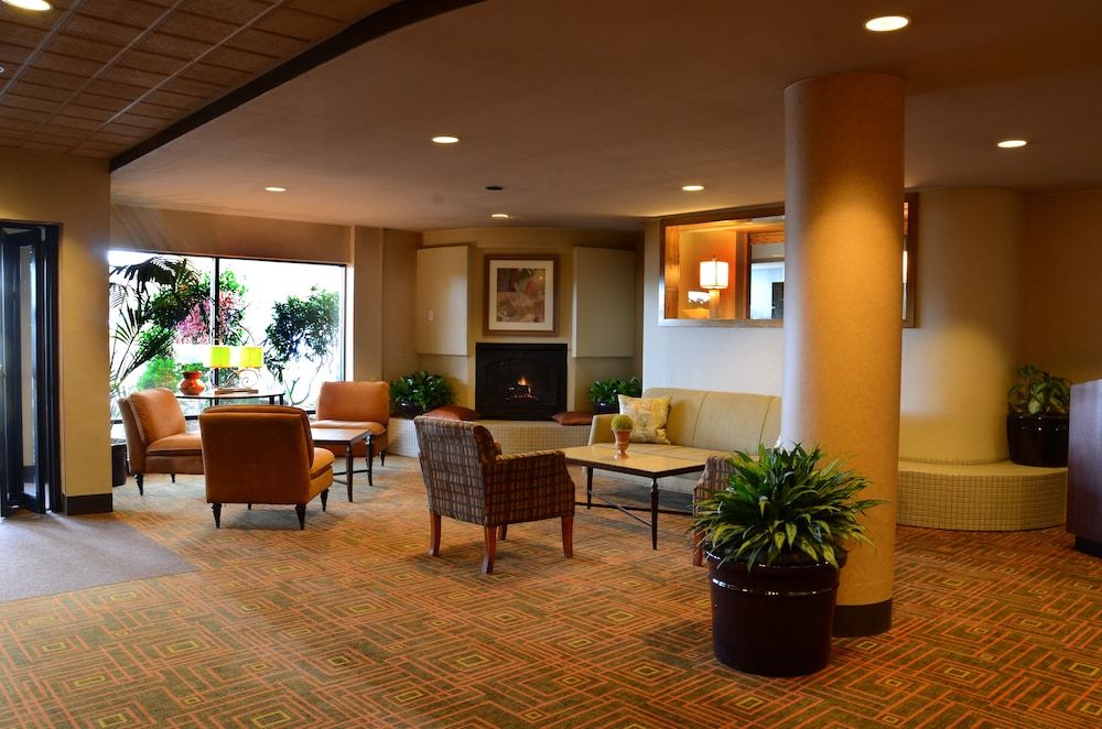 Monarch Hotel & Conference Center 2