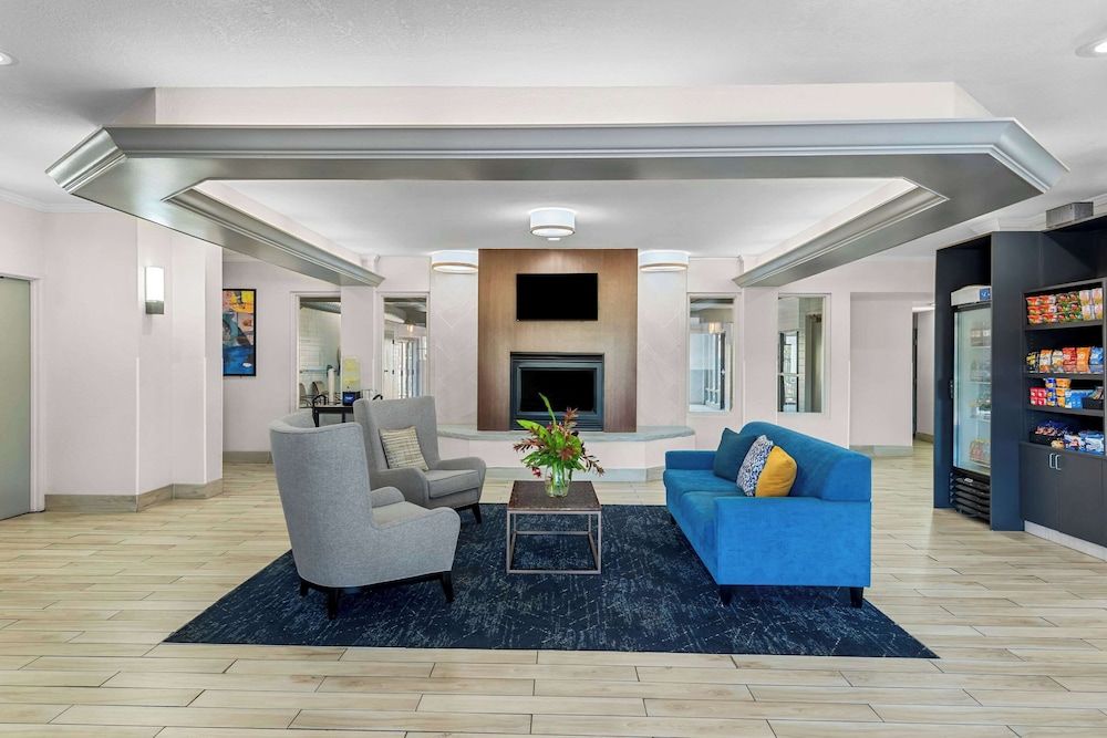 Comfort Suites Denver North - Westminster 2