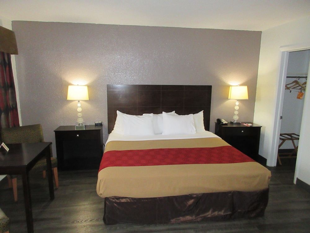 Fort Lauderdale Gardens Inn & Suites 2