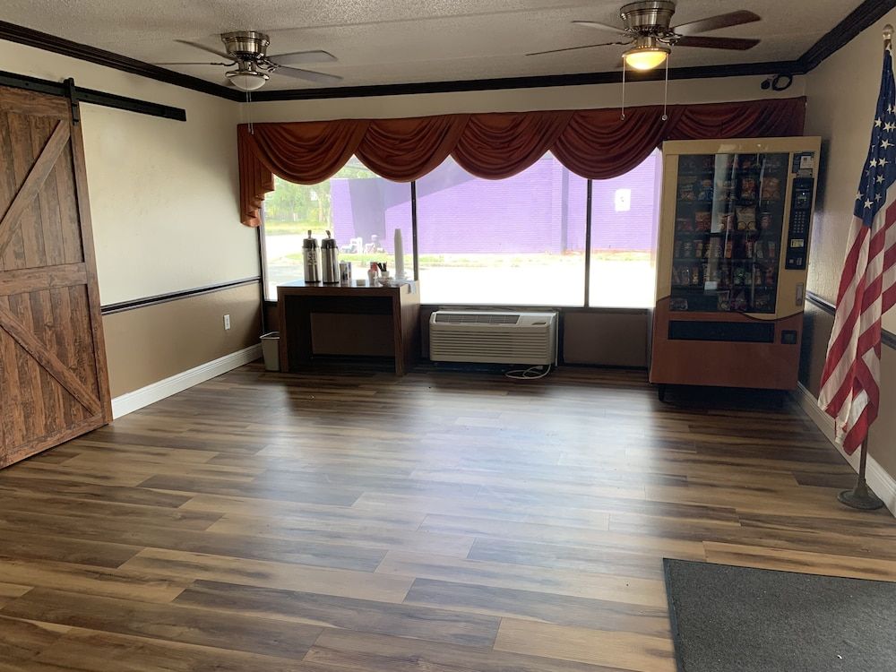 Americas Best Value Inn & Suites Melbourne 2