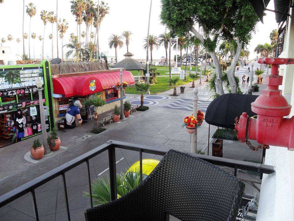 Balboa Inn 3