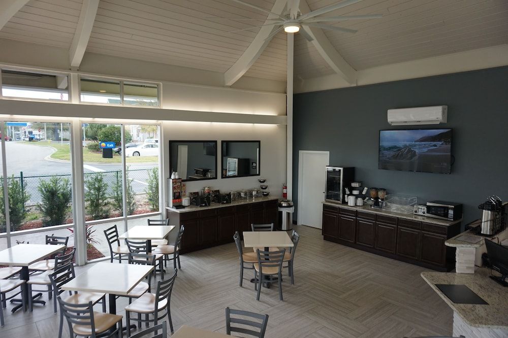 The Smart Stay Inn 3