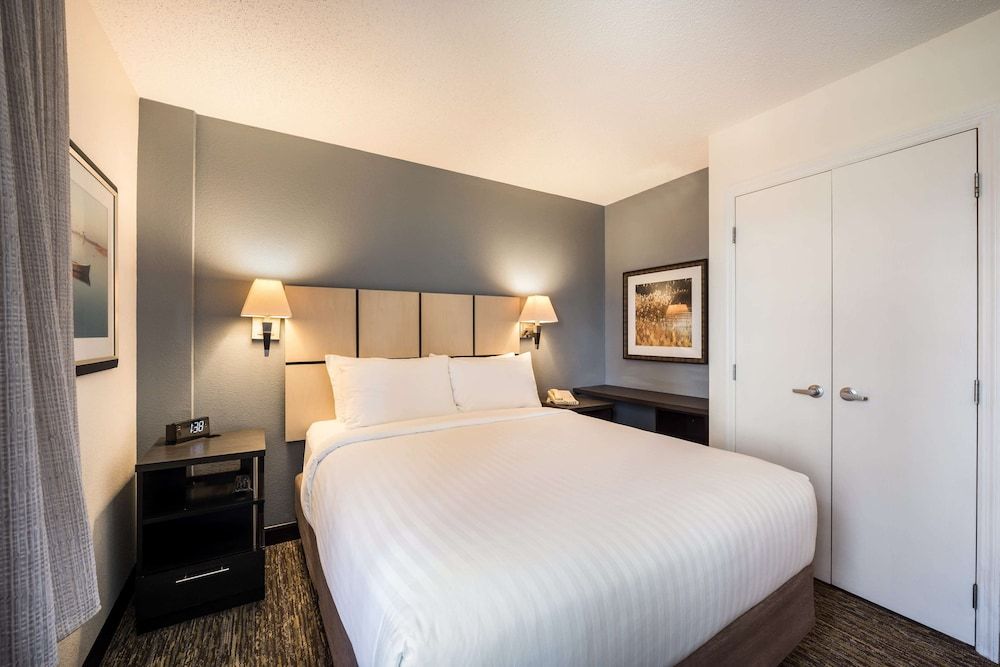 Sonesta Simply Suites Salt Lake City Airport 3