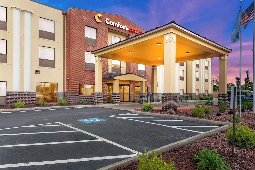 Comfort Suites Columbus 1