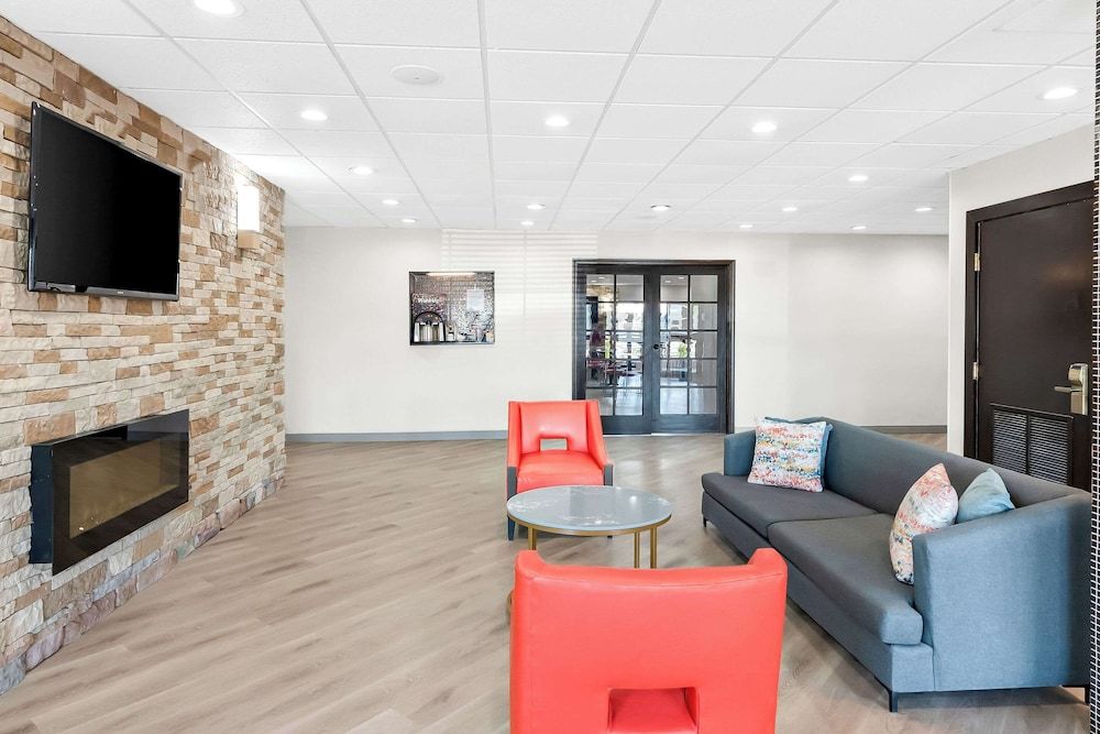 Comfort Suites Columbus 3