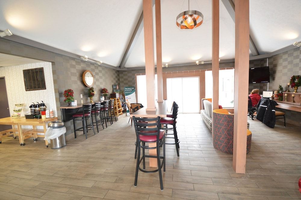 Quality Inn Alexis Rd 2