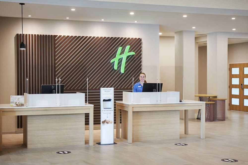 Holiday Inn Hotel & Suites Oakville @ Bronte by IHG 2