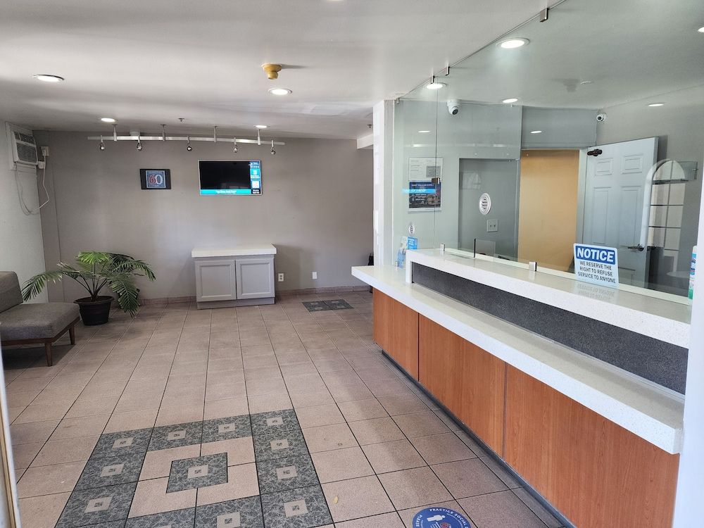  Motel 6 Barstow Lenwood 2