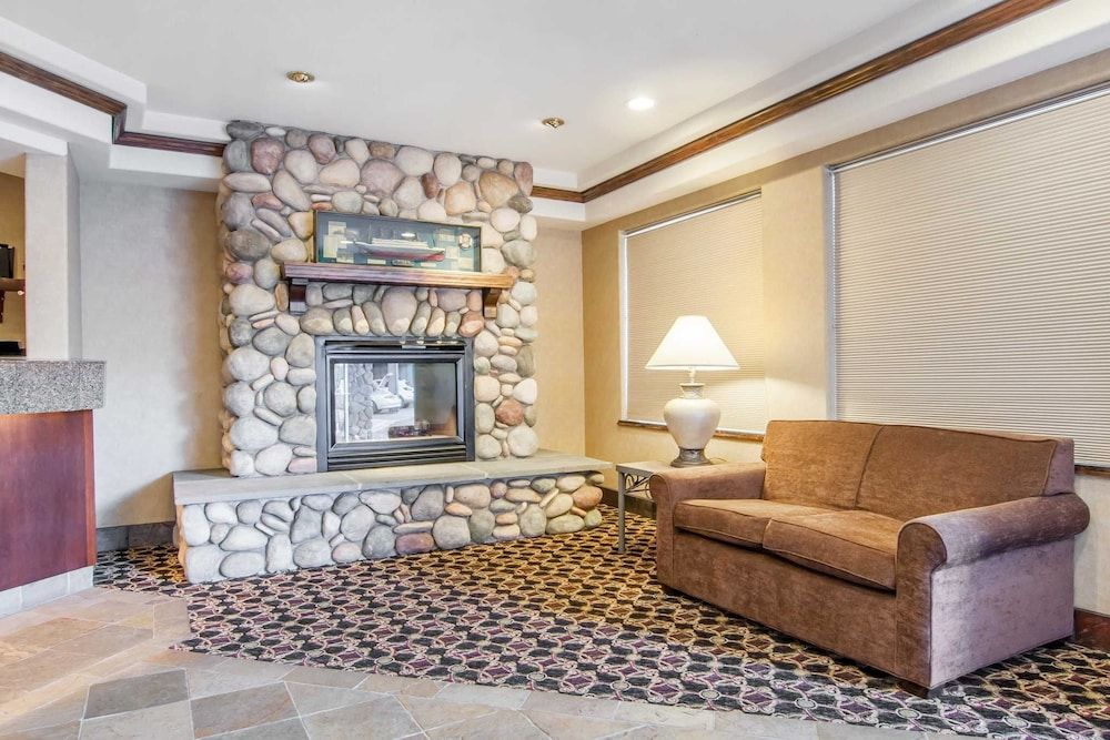 Comfort Inn & Suites Lincoln City 3