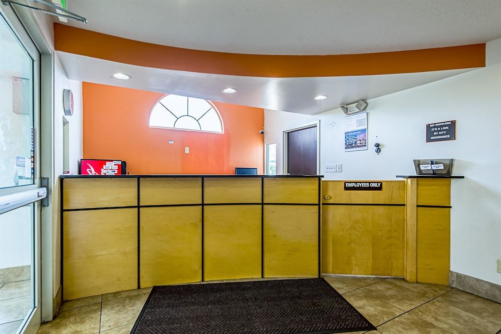 Motel 6 Indianapolis Carmel 2