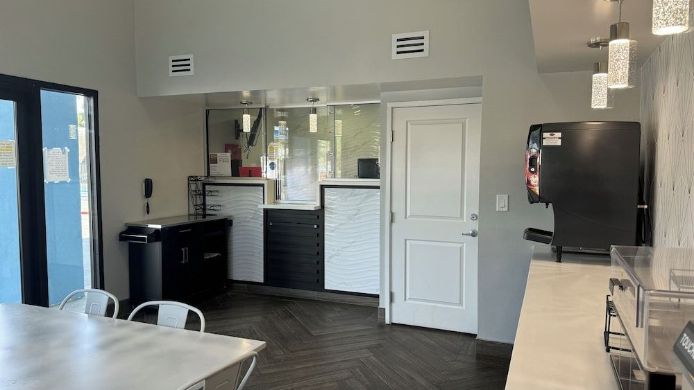 Super 8 Ontario CA 2