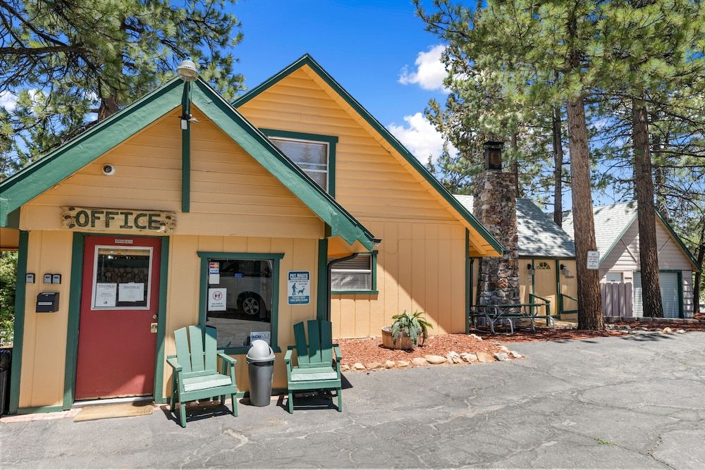 Big Bear Lakefront Lodge 3