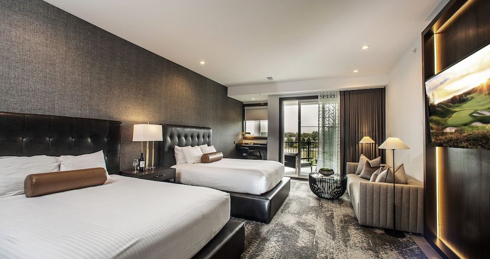 Cottages & Suites Geneva National 3