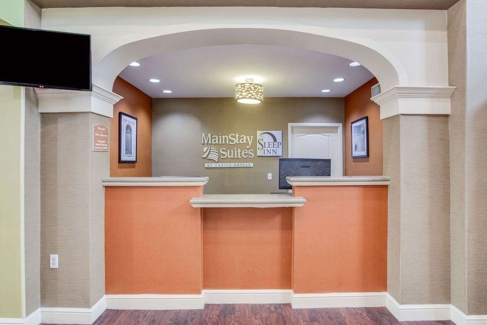 Mainstay Suites at PGA Village 3