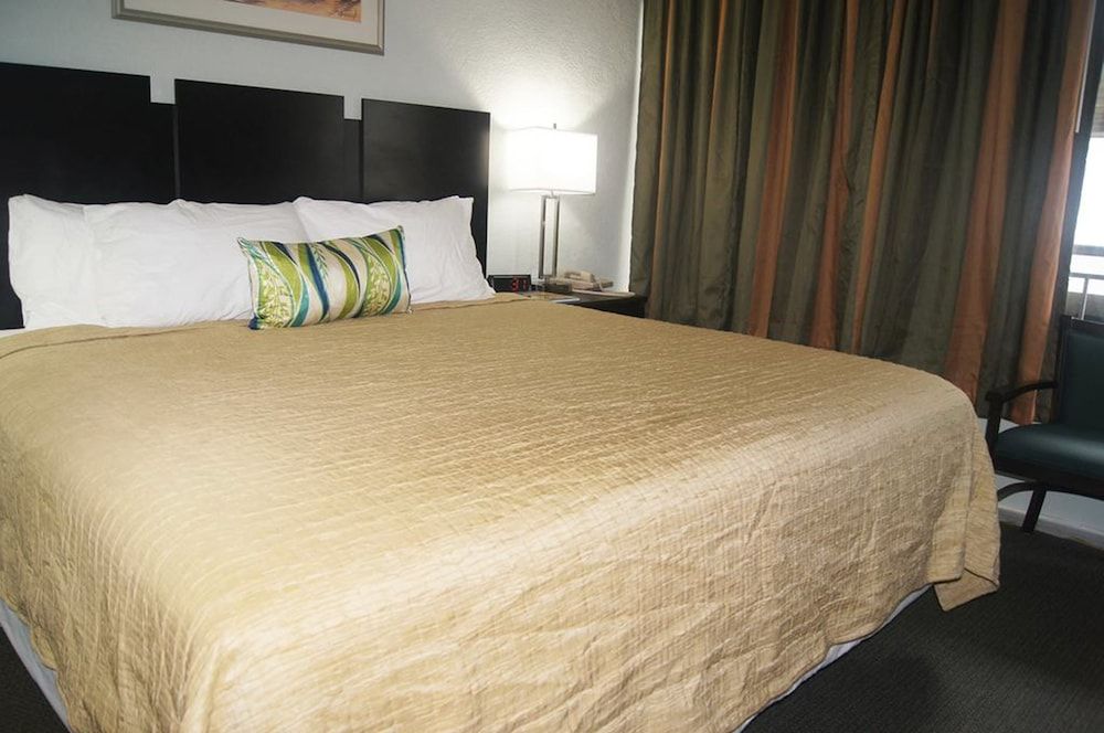 Ocean Plaza Motel 3