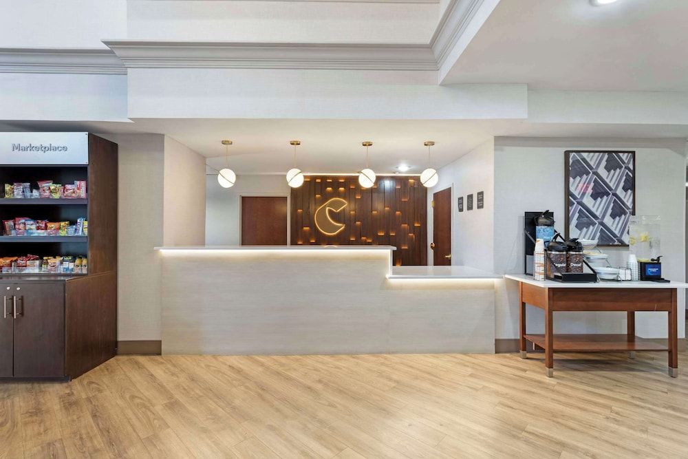 Comfort Suites East Brunswick - South River 2