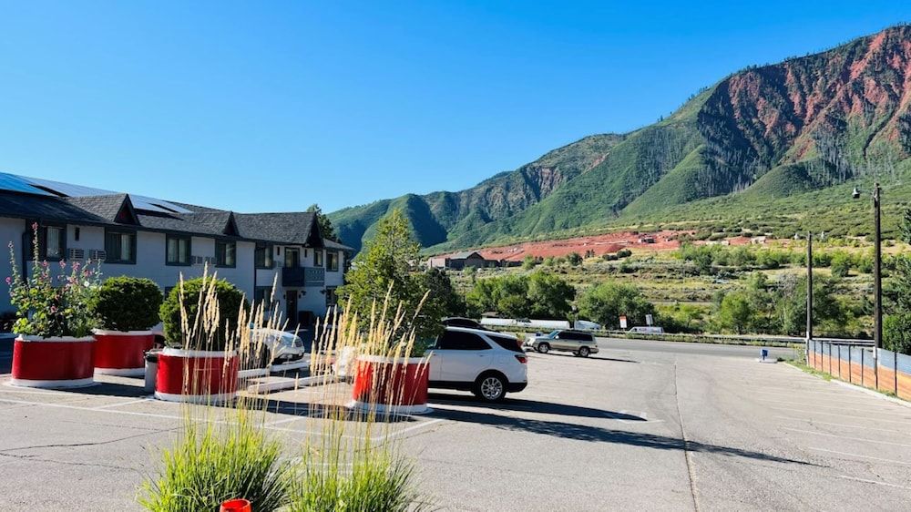 Adventure Inn - Glenwood Springs