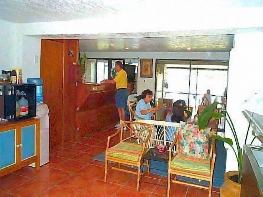 Lake Roy Beach Inn 2