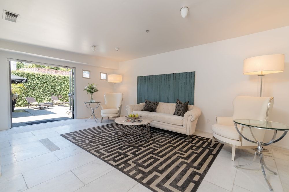 The Greens Hotel - Del Paso Blvd 2