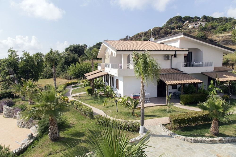 Luzia Agriresort 4 estrelas em Ricadi