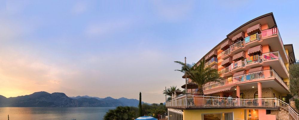 Hotel Eden 3 estrelas em Brenzone sul Garda