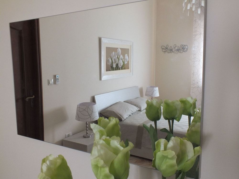 Villa Lazzari B&B Tra i due Mari 3