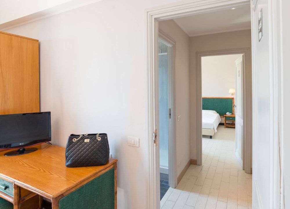 Hotel Baia Del Sole 3