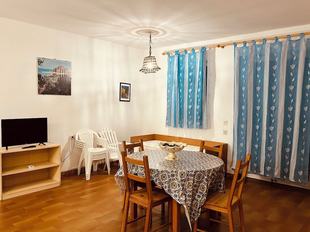 Villa Teti 3 estrellas en Campofelice di Roccella