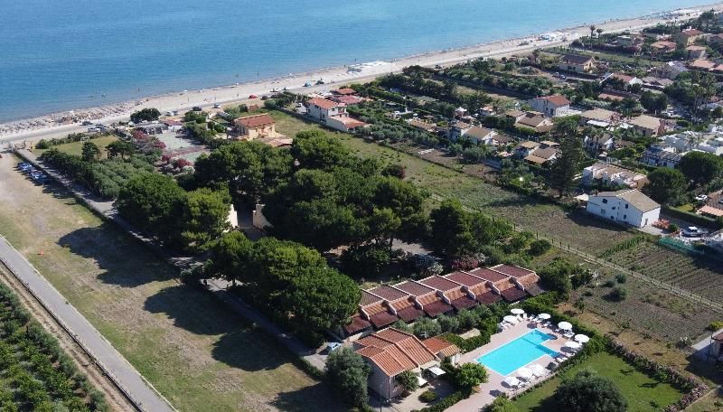 Villa Teti 3 estrelas em Campofelice di Roccella
