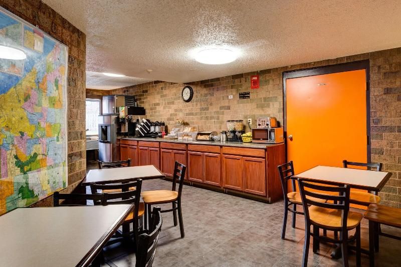 Skylight Inn Cleveland Willoughby 2