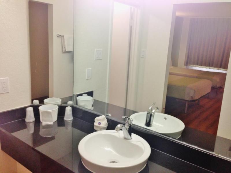 Motel 6 Austin - Midtown 3