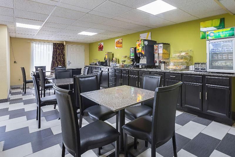 Motel 6 Knoxville, TN - East 2