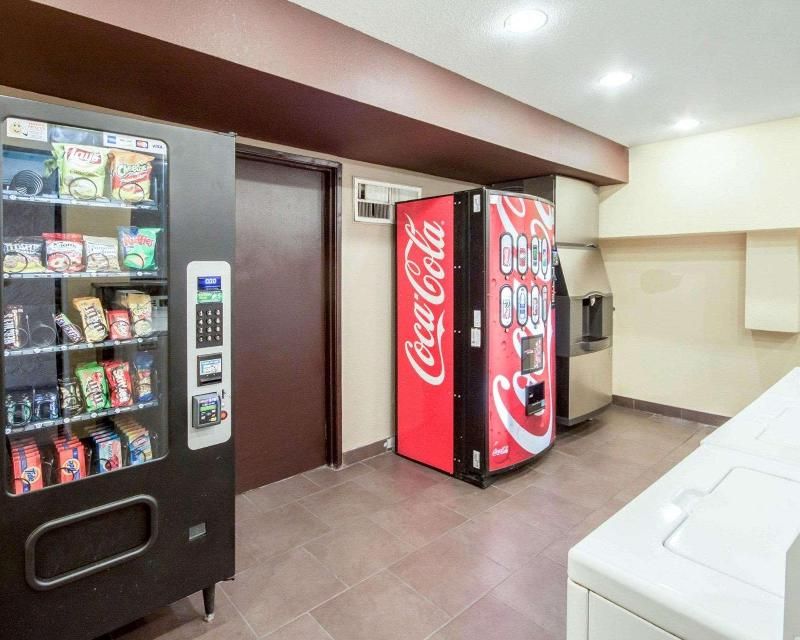 Quality Inn Airport East 2