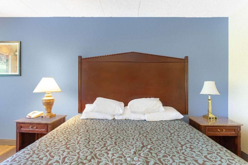Red Roof Inn Baltimore 3