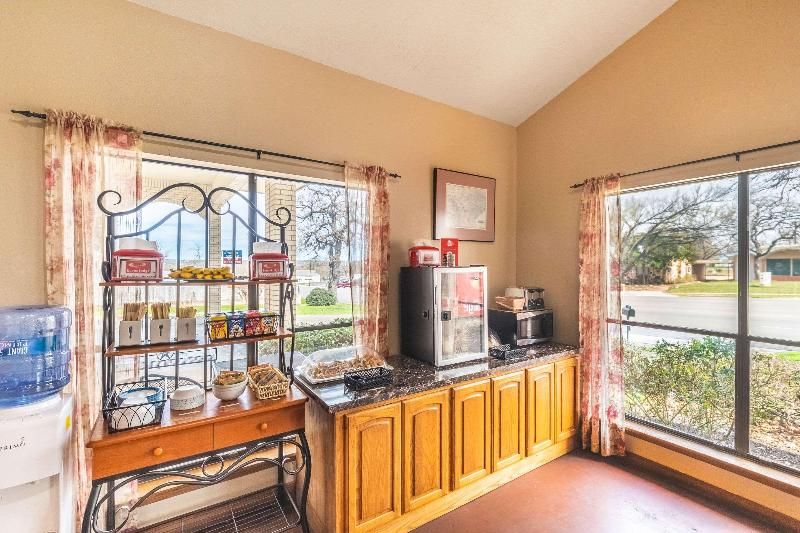 Econo Lodge Fredericksburg 3