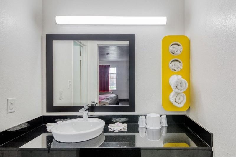 OYO Hotel Baton Rouge East I-12 Louisiana 3