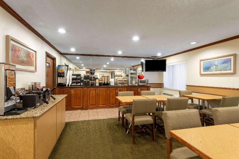 La Quinta Inn Indianapolis East / Post Drive 2