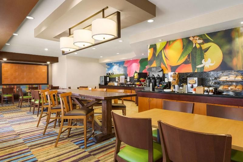 Comfort Inn & Suites (Houston North) 2