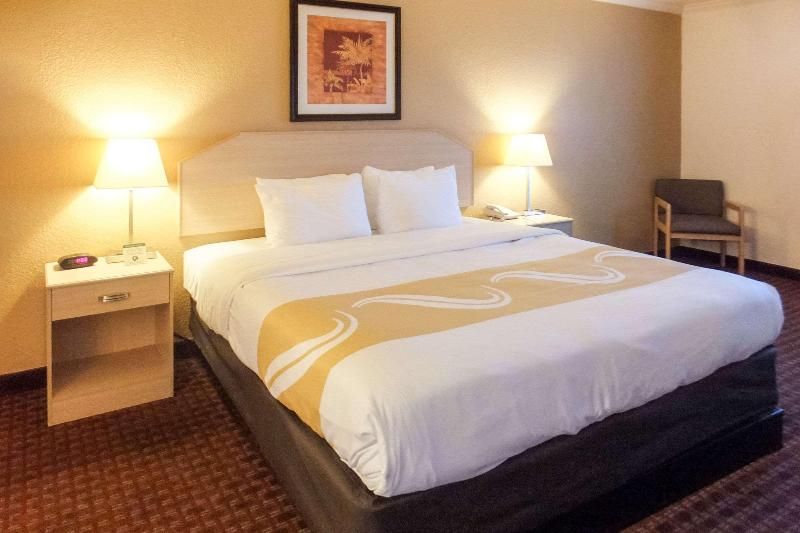 Quality Inn and Suites Lake Havasu 2 estrelas em Lake Havasu City